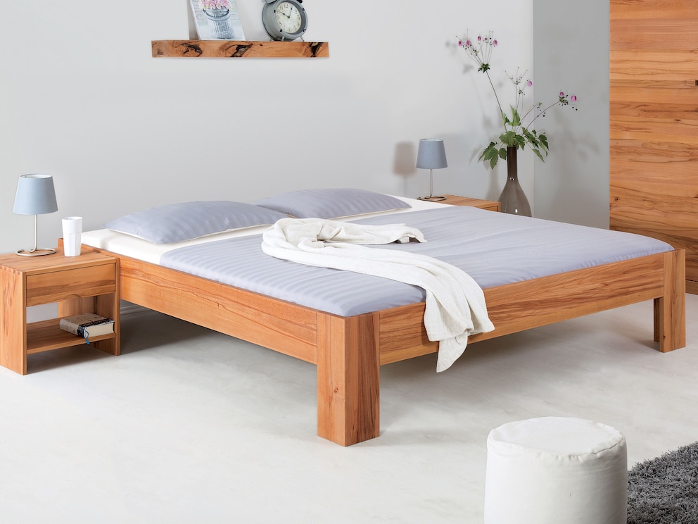 Lit « Cubus » sans tête de lit en tant que lit de repos en cœur de hêtre