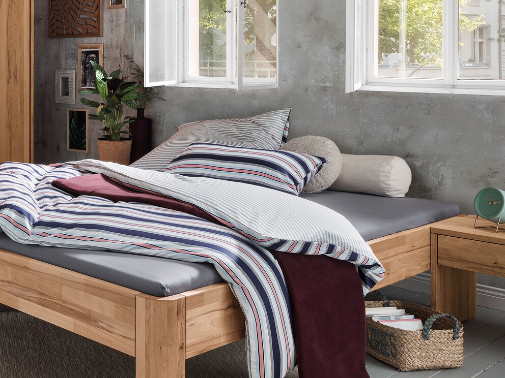 Disponible également sans tête de lit comme chaise longue