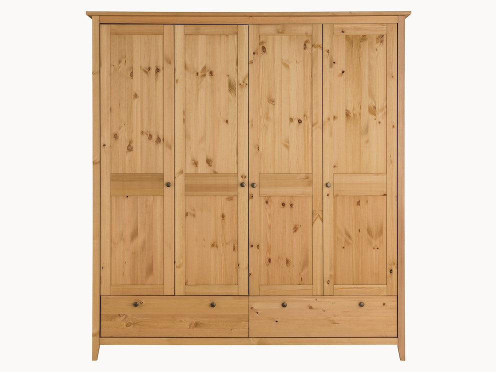 Moderne kledingkast in Scandinavisch design gemaakt van massief grenen