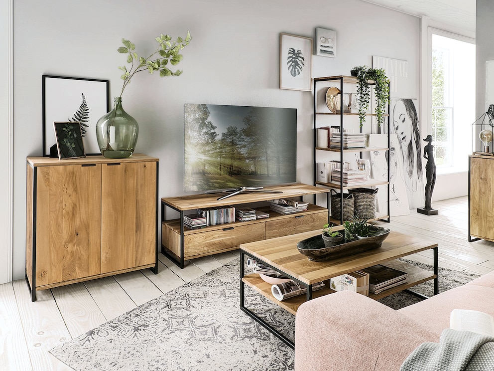 Le sideboard « Anca » complète parfaitement votre salon moderne de style industriel