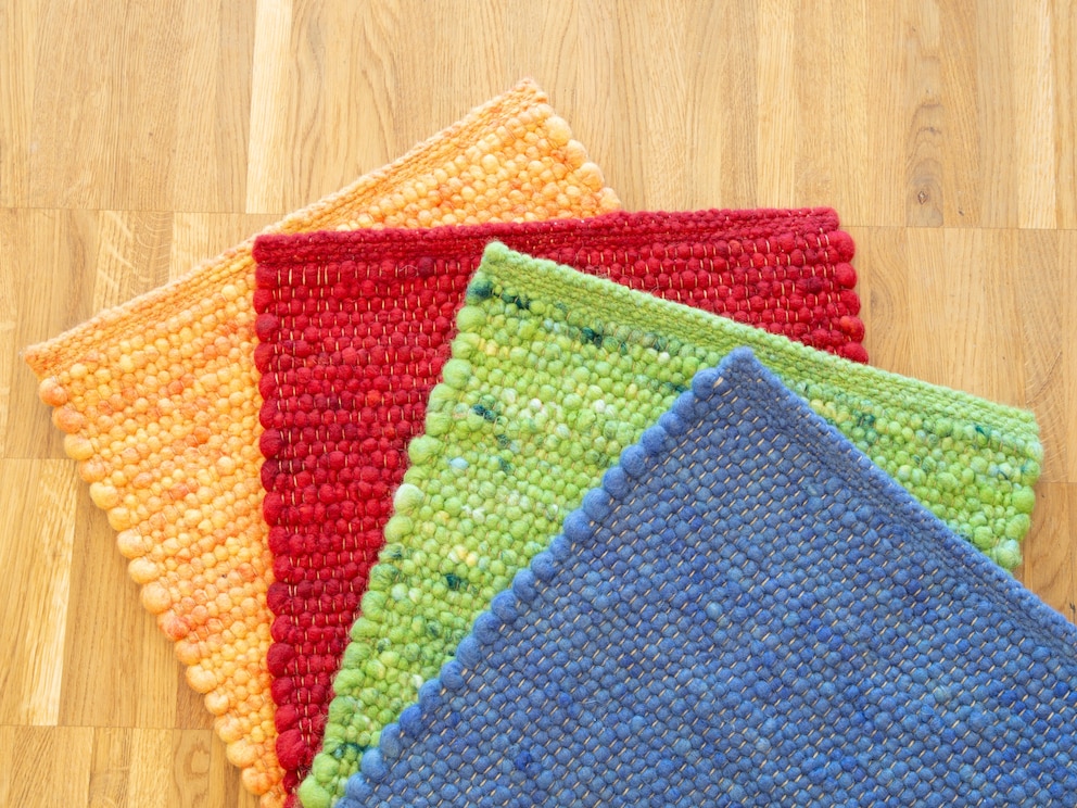 4 couleurs intenses : papaye, rouge, vert trèfle, bleu moyen