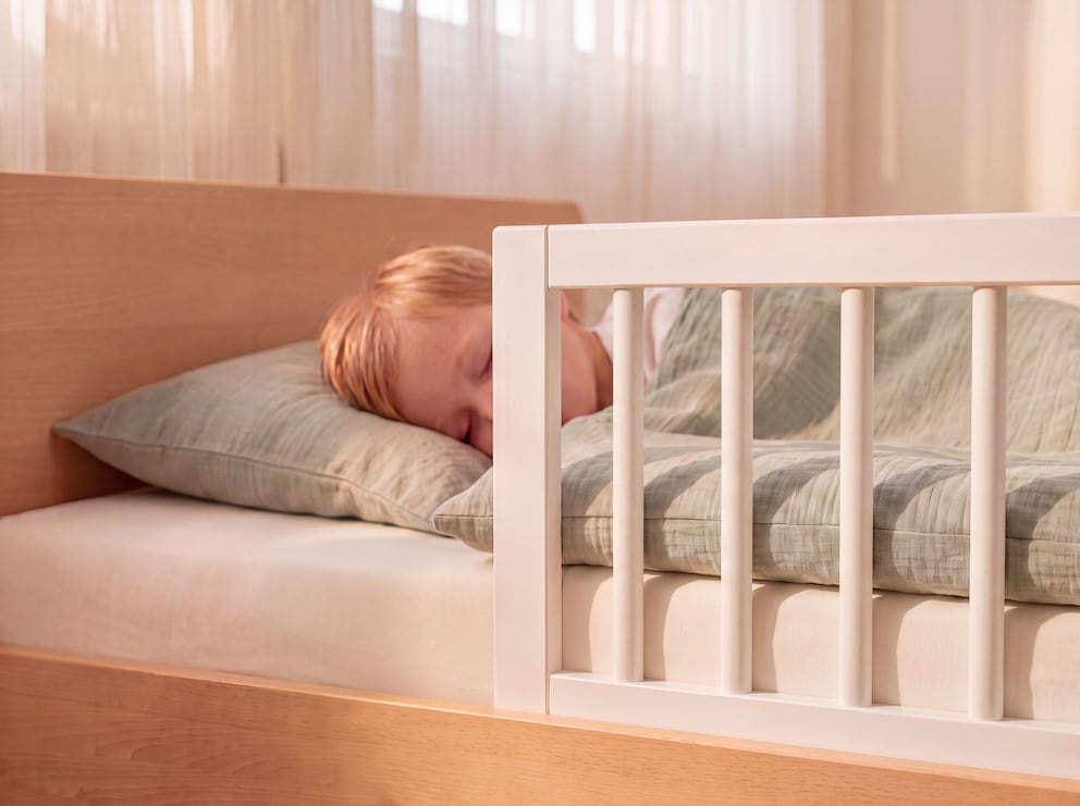 Het gewicht van het matras fixeert het bedhekje betrouwbaar