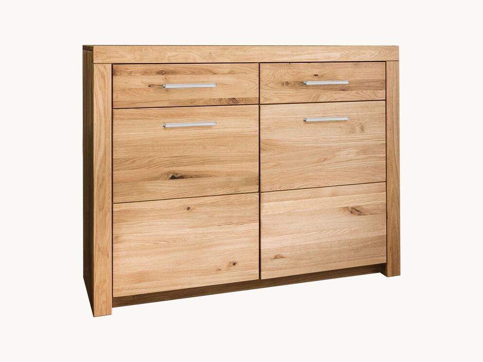 Rechtlijnig en modern dressoir van fijn wild eikenhout met een opvallend breed frame