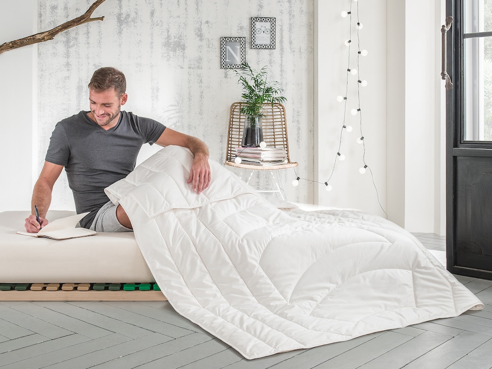 Traumhaft leichte Sommerdecke aus kühlender Seide