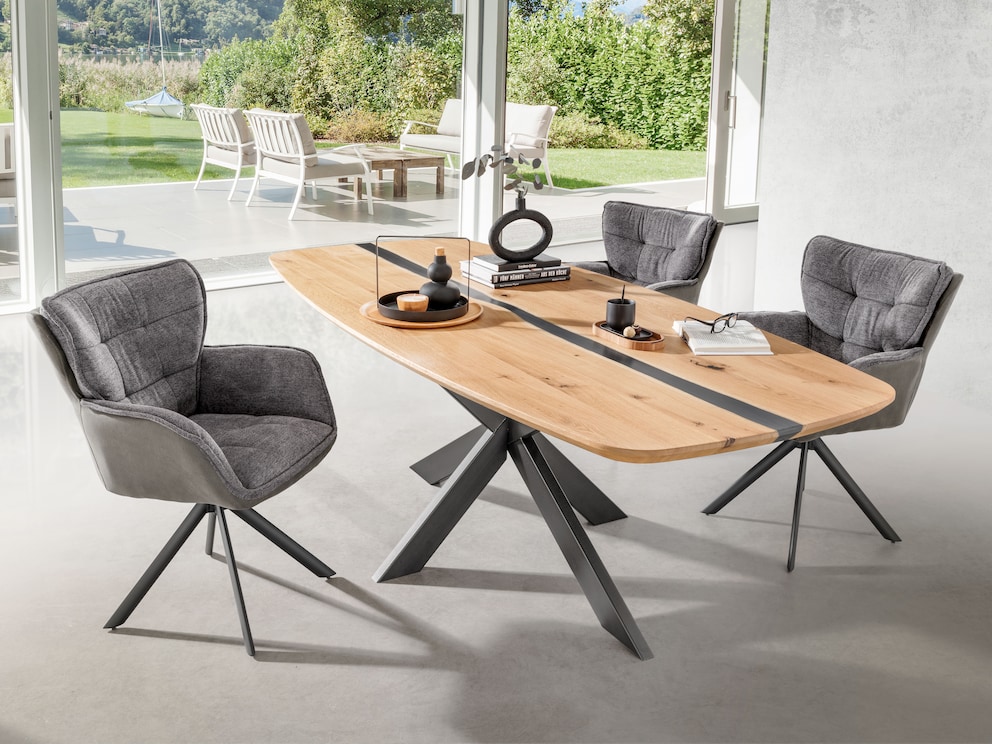 Table à manger « Aresina ovalis », plateau ovale, chants suisses, piètement Spider