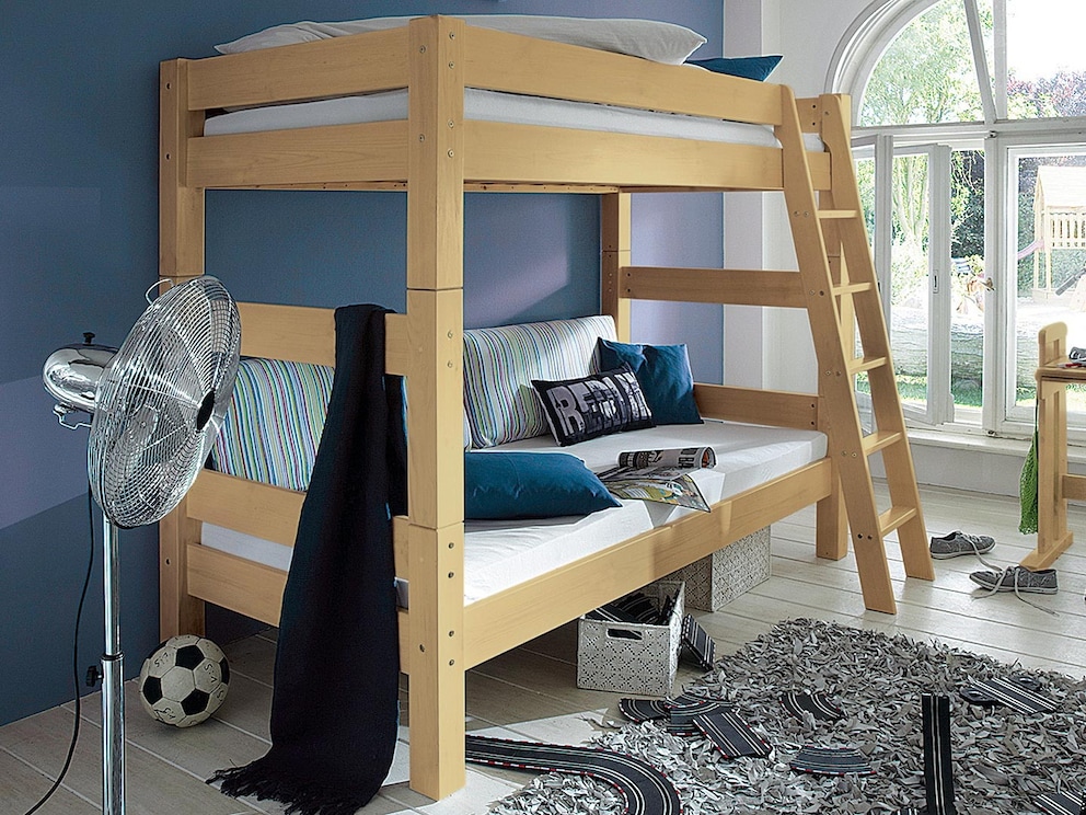 Lit superposé « Pico » est le lit idéal pour 2 enfants - ici en hêtre