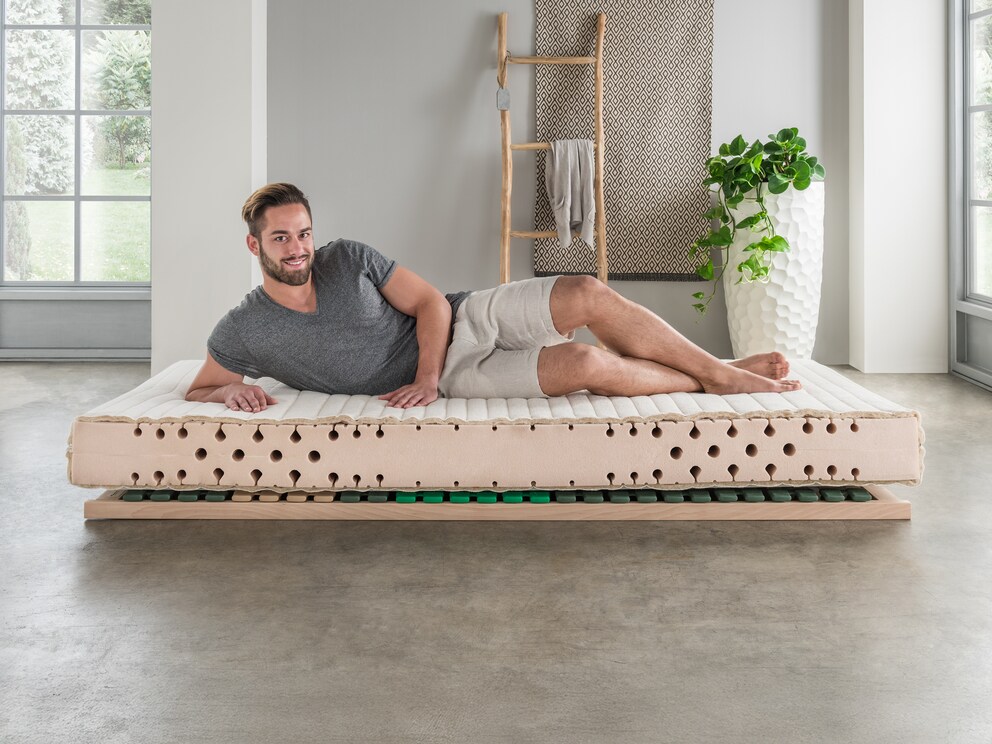 Comfortabele 7-zone-matras van puntelastisch biologisch koudschuim