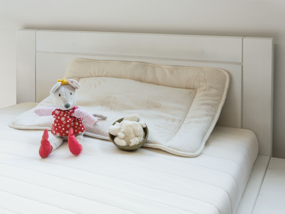 Huidvriendelijk plat kinderkussen met schattig zon & maan-motief