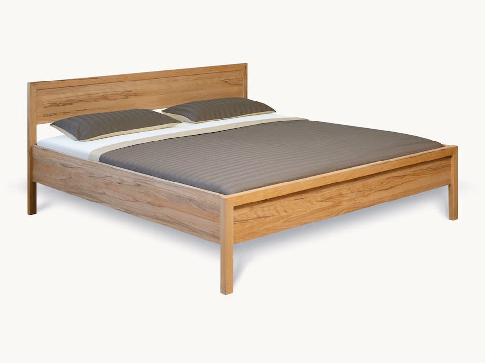 Lit en bois massif Silia en cœur de hêtre avec tête de lit discrète