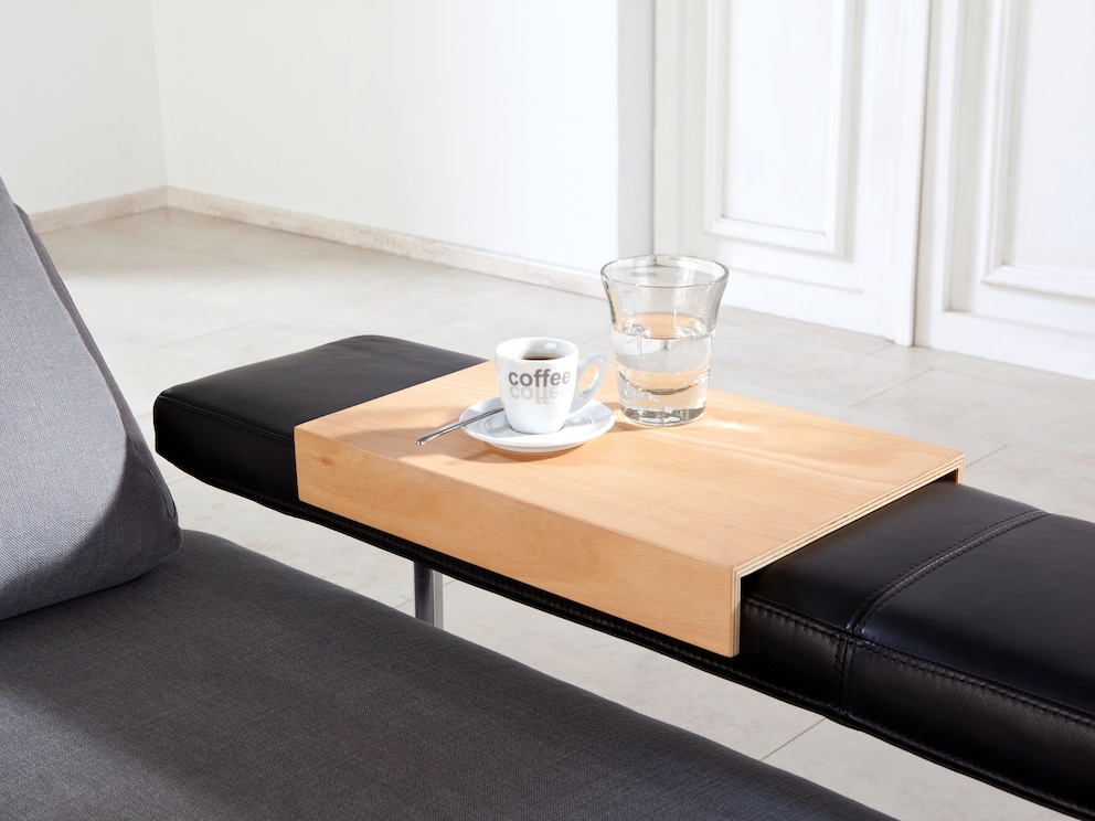 « Lucido » également disponible avec un plateau pratique en bois de hêtre