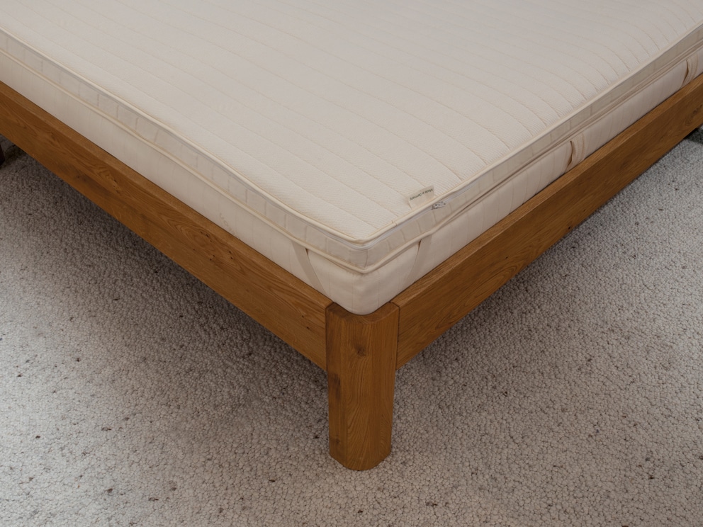 Le surmatelas en latex naturel Latexcomfort-Maxima pour une sensation de couchage extra confortable et à élasticité ponctuelle