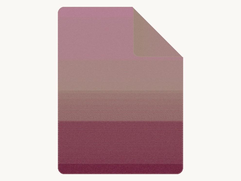 Les coloris chaleureux allant du rose à baie réchauffent