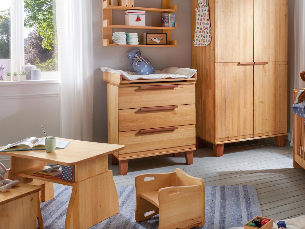 Commode à langer confortable Ludus avec beaucoup d'espace de rangement et un look de haute qualité