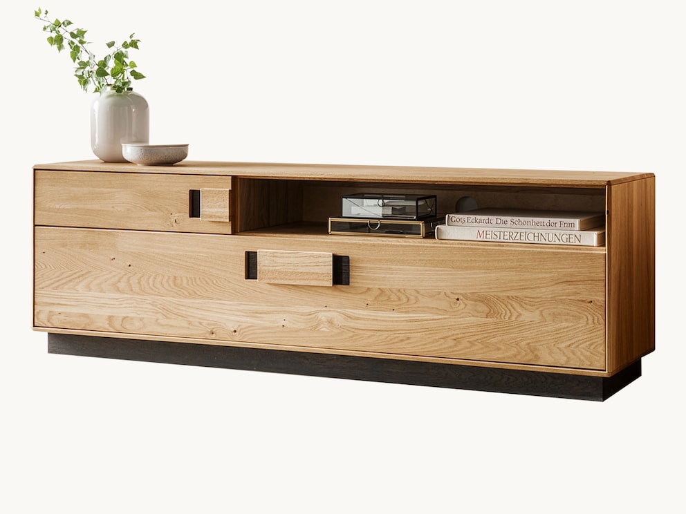 Waardevol rustiek lowboard met rustieke charme en duidelijke designtaal - hier variant 01