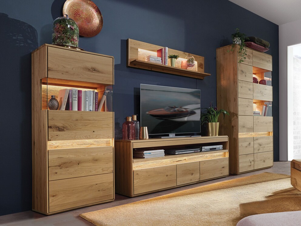 In combinatie met andere meubelen uit de Bassano-serie - een absoluut designhoogtepunt, hier in prachtig wild eiken