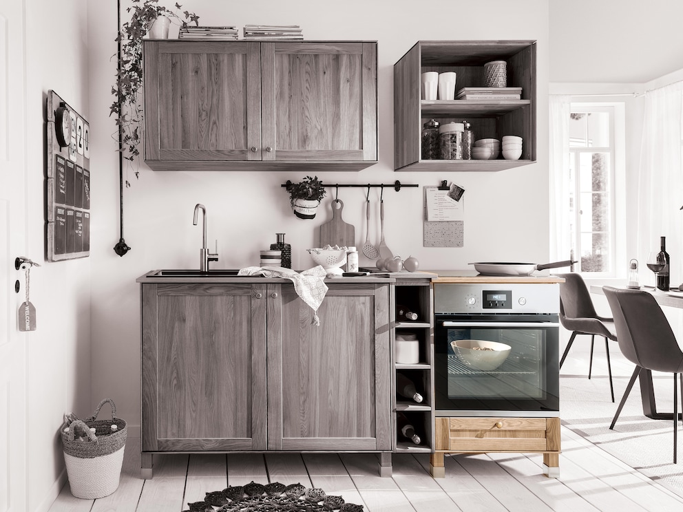 Ici, module de cuisinière 02 avec 1 tiroir en cœur de hêtre vif avec un aspect cassette attrayant