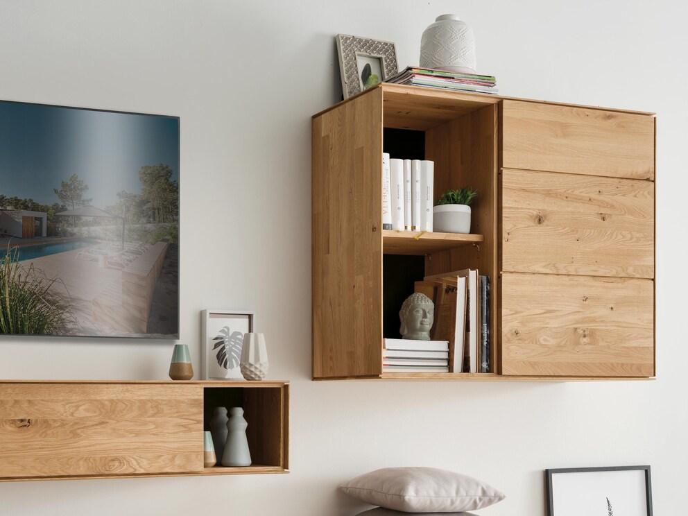 Le panneau arrière peut être monté avec la face couleur chêne ou noire