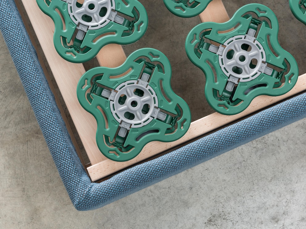 Plaatlamellenframe met driedimensionale veerwerking en instelbare plaathardheid