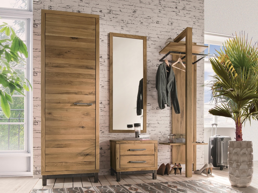 La variante 03 a les mêmes composants que la variante 02 - la seule différence est que la butée de l'armoire est à gauche pour la variante 03.