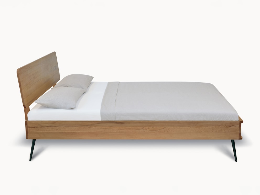 Massief houten bed Ondas in de houtsoort wild eiken - zijaanzicht