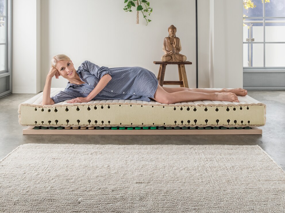 Biologisch koudschuim matras met puntelastisch ligcomfort