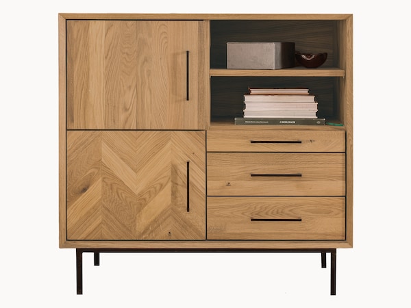 Commode Parquetta maakt indruk met zijn decoratieve fronten in visgraatmotief - hier variant 06 in wild eiken