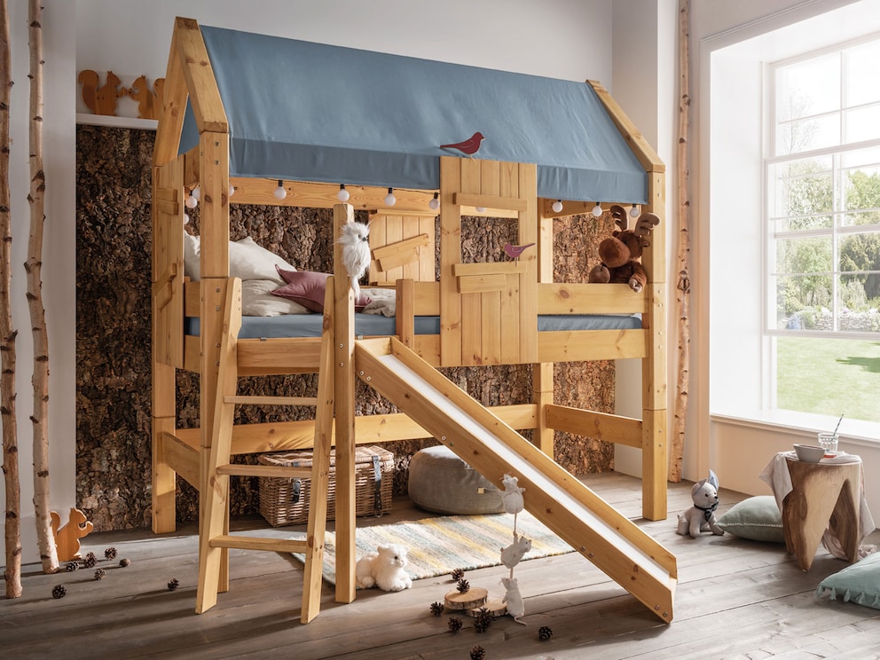 Ein eigenes Baumhaus im Kinderzimmer – liebevoll, stabil und besonders natürlich in gelaugt/geölt
