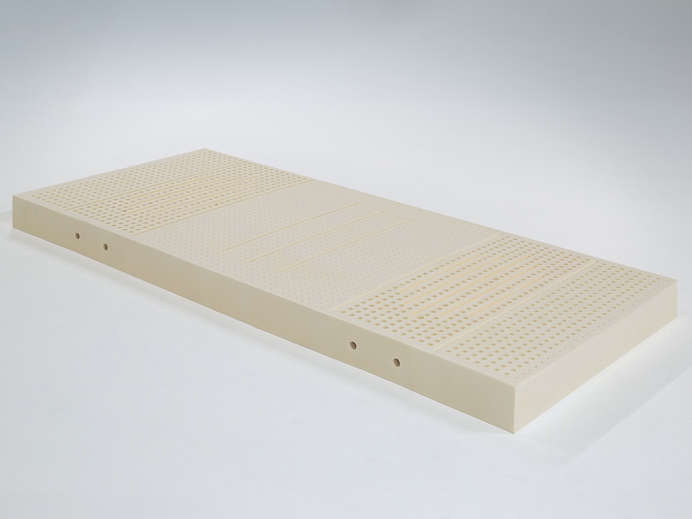 Matelas en latex naturel moyennement ferme, agréablement élastique point par point avec soutien solide