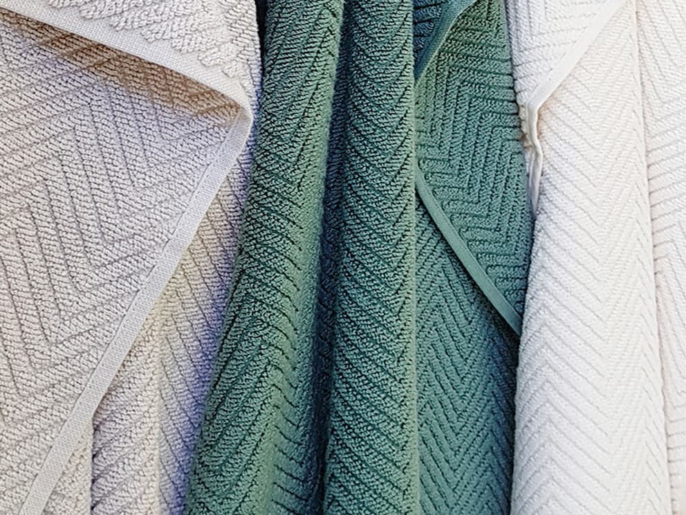 La serviette « Ondara » est disponible en 3 coloris attrayants