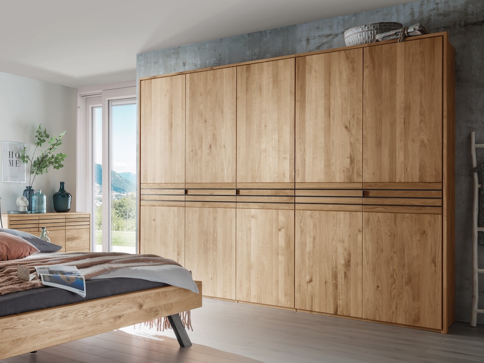 Ruime 5-deurs combinatie van afzonderlijke modules - gemaakt van fijn wild eiken