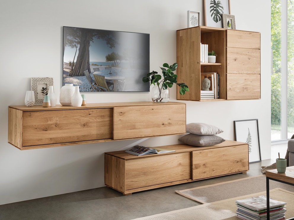 Variante 04 mit Hängeschrank, Hängeboard und Lowboard