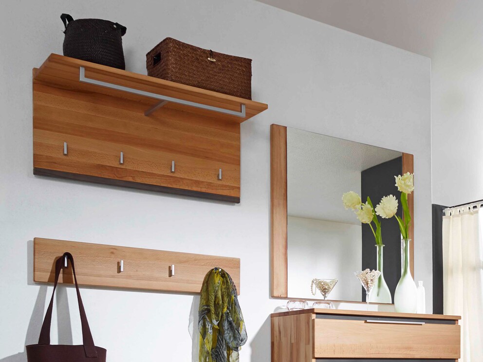 Le portemanteau « Antesala » - ici la variante 01 - est une apparition élégante