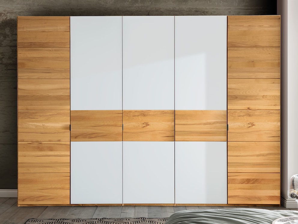 Draaideurkast Bellavista als 5-drs. element in beuken kernhout