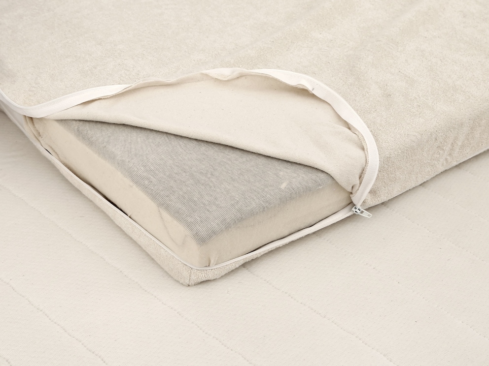 Uitvoering met wasbare bovenhoes en onderhoes van fijne katoenen jersey