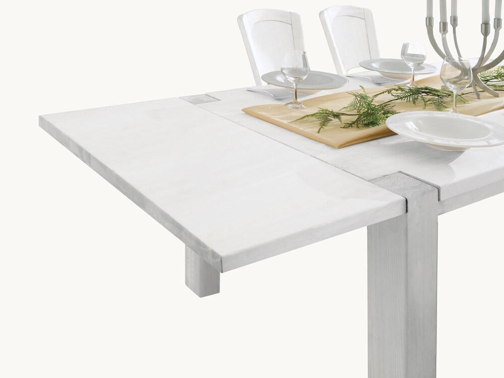 Tisch Mascella aus warmen Massivholz mit optionaler Ansteckplatte