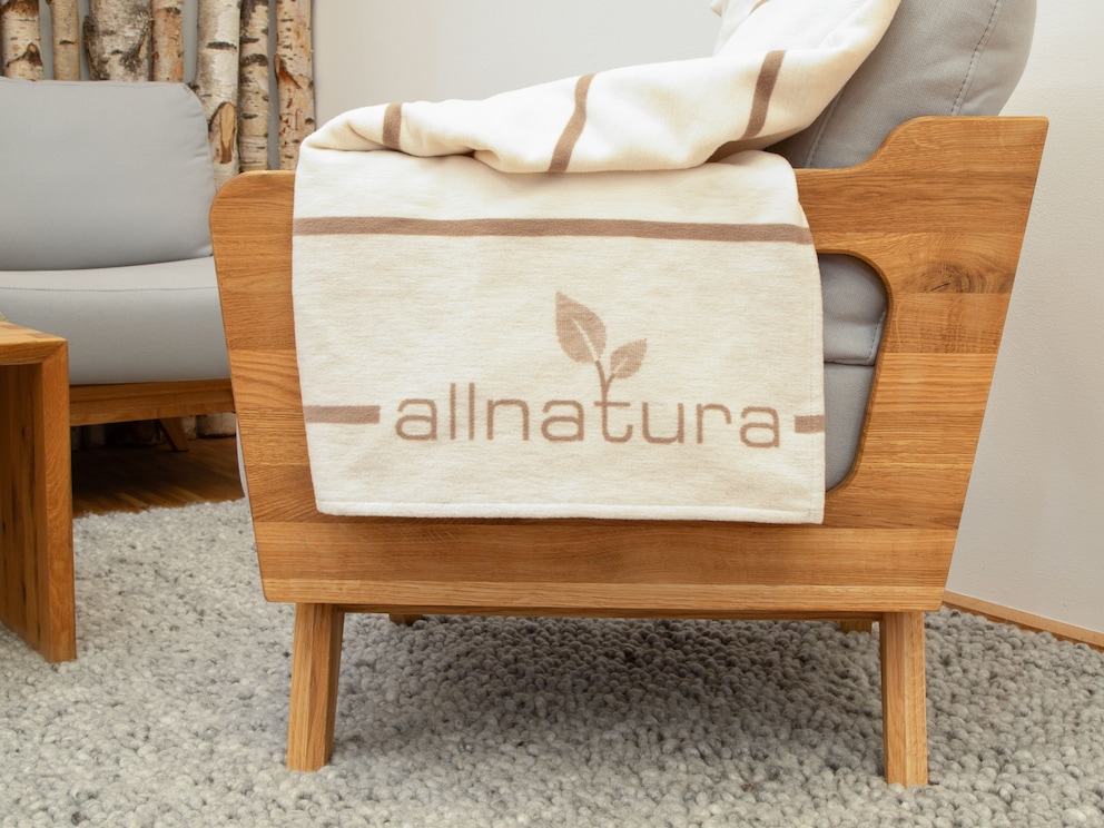 Knusse pluche deken met een prachtig gestreept patroon gemaakt van 100% biologisch katoen