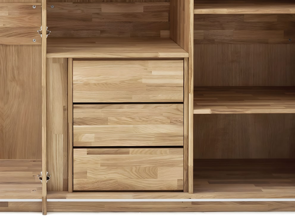 Praktisches Zubehör für Kleiderschrank Capania, hier der Mittelwand-Einbausatz und Schubkasteneinsatz