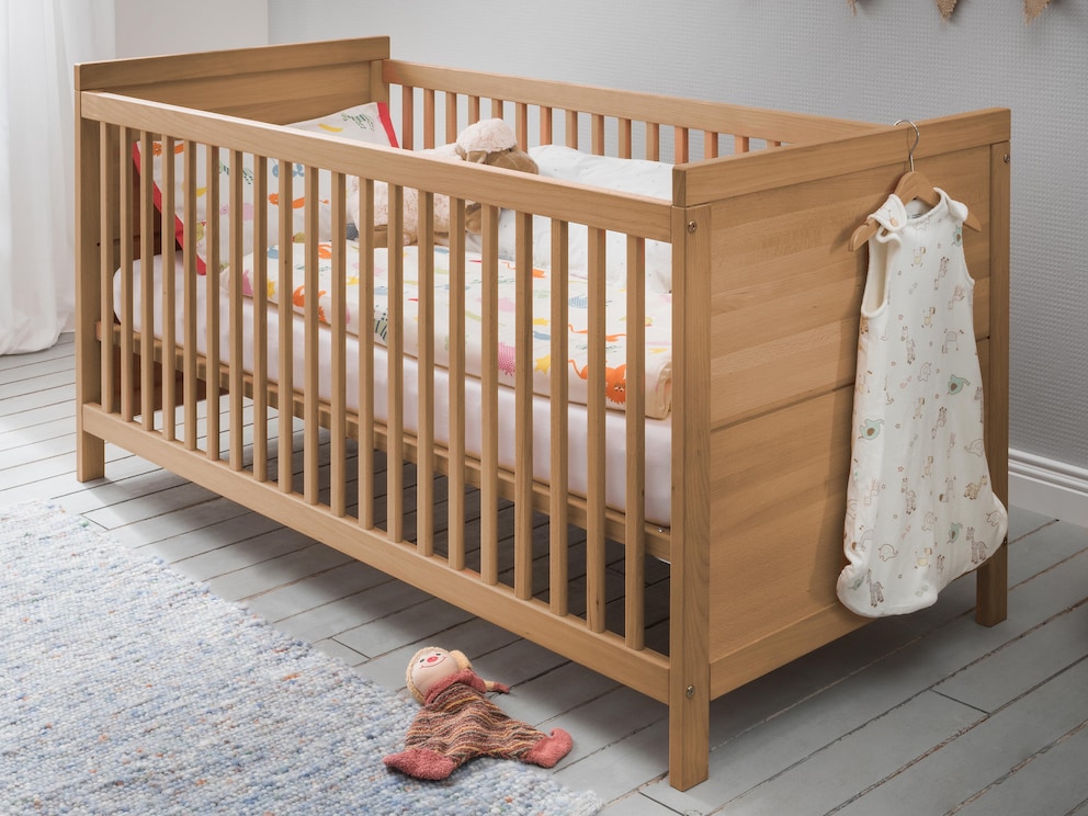 Unser Babybett Nenato behütet Ihr Kind beim Spielen, Schlummern, Kuscheln und Träumen