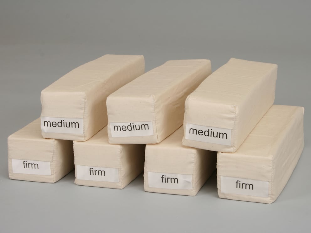Les blocs de latex des structures latérales de support sont étiquetés pour éviter toute confusion