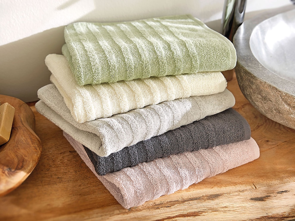 Douchehanddoek Pastello - zachte badstof met moderne blokstrepen