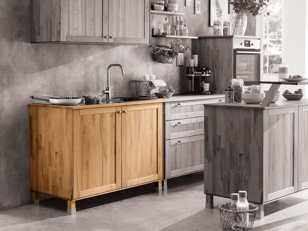 Spoelbakonderkast in versie 01 met 2 deuren, hier in beukenhout met levendige kern