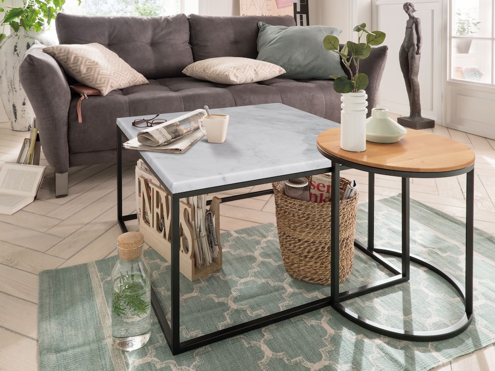 Runde Variante mit halboffener Unterkonstruktion - hier perfekt kombiniert mit Couchtisch Mesco
