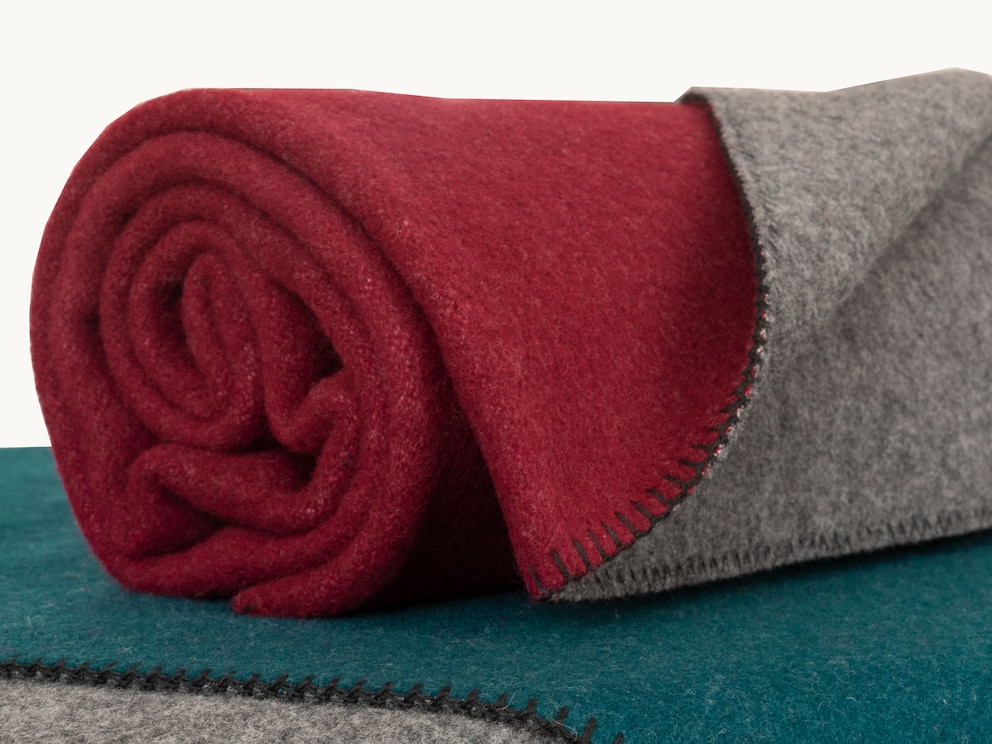 Schapenscheerwollen deken van natuurlijk haar Multa van behaaglijk merino schapenscheerwol in trendy omkeerbare look