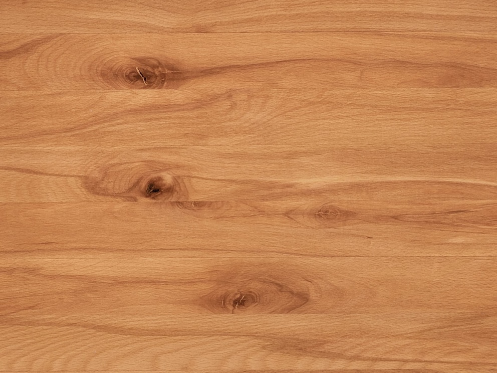Beim eleganten Kernbuchenholz ist die Holzstruktur etwas ruhiger