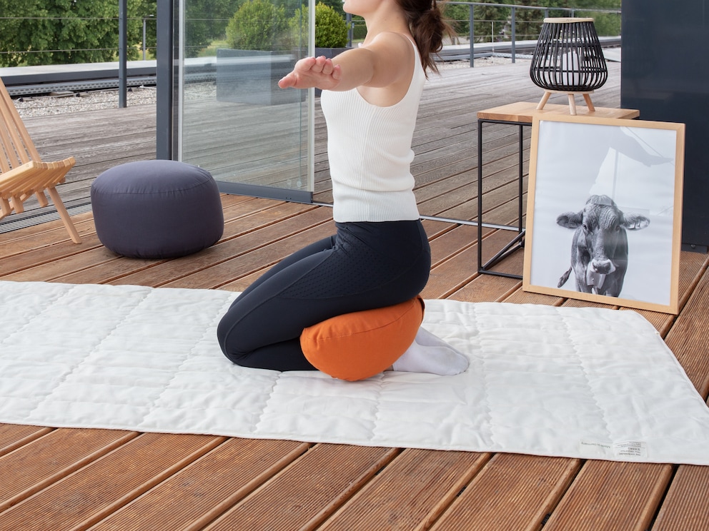 Coussin de méditation en demi-lune ergonomique disponible en de nombreux coloris