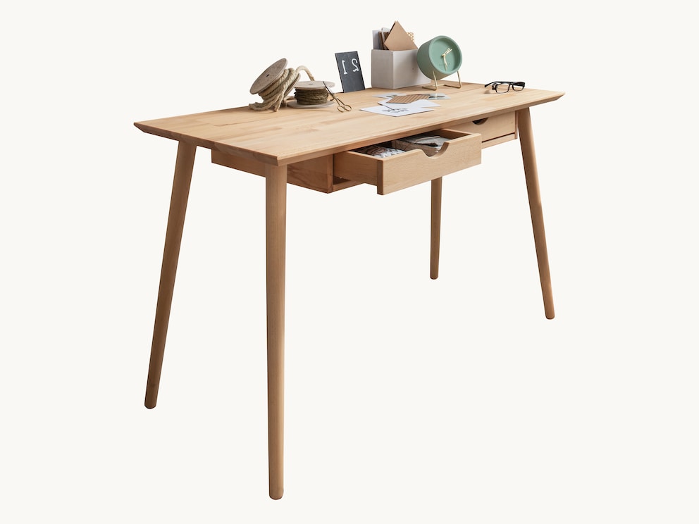 Elegant, filigraan bureau in Scandinavisch geïnspireerde stijl, hier in massief kernbeuken