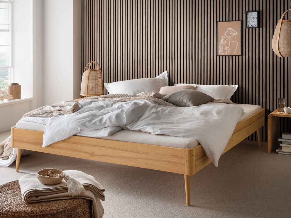 Le lit est également disponible en version chaise longue sans tête de lit