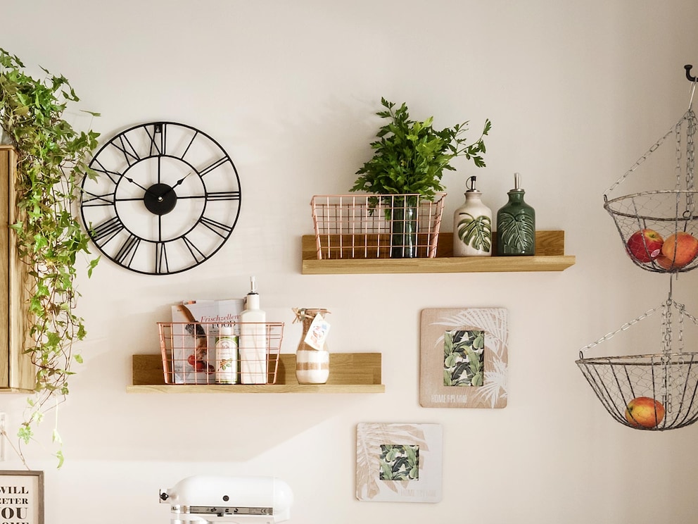 Zusätzliche Stellfläche für Kochbücher, Gartenkräuter & Co.