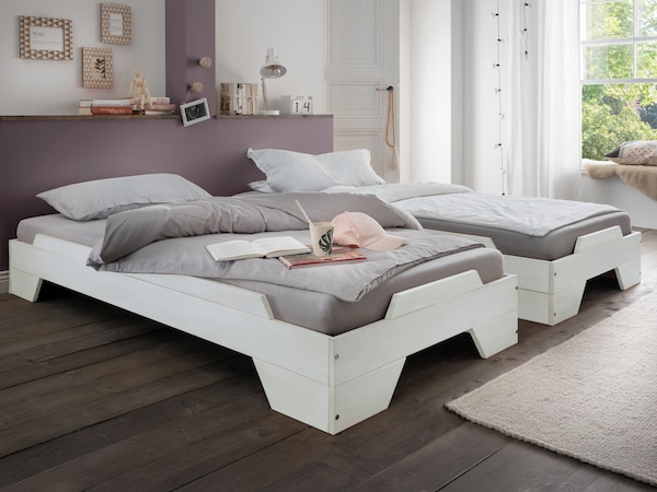 Parfait pour les invités spontanés - ici avec une surface laquée blanche