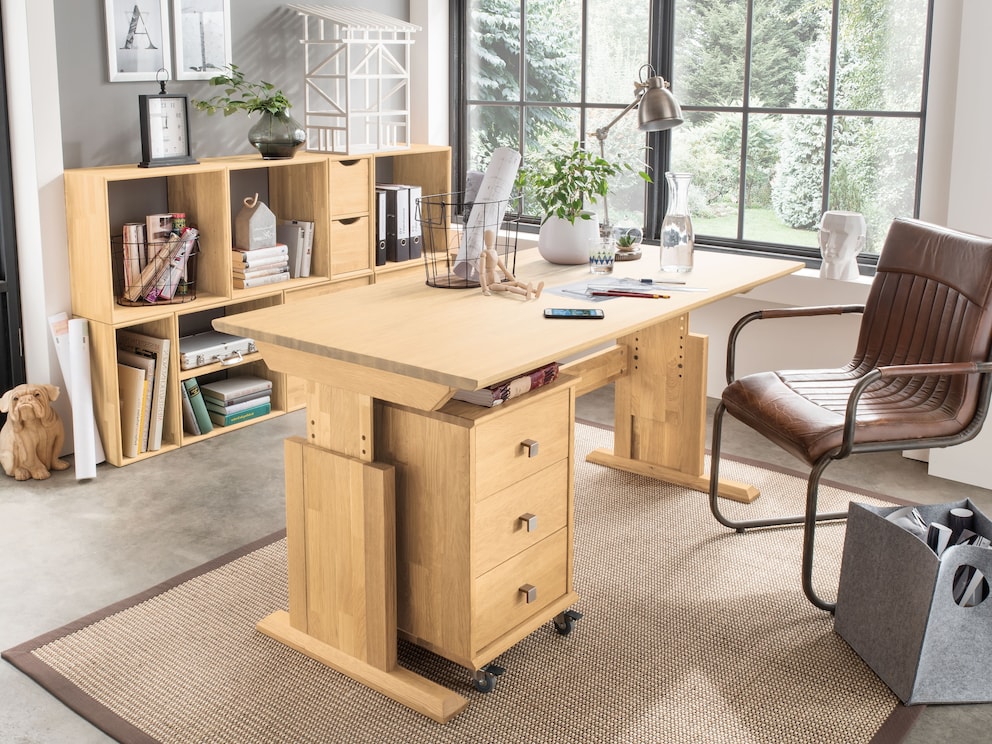Schreibtisch 02 in Breite 160 cm aus ruhiger Buche, mehrfach höhenverstellbar